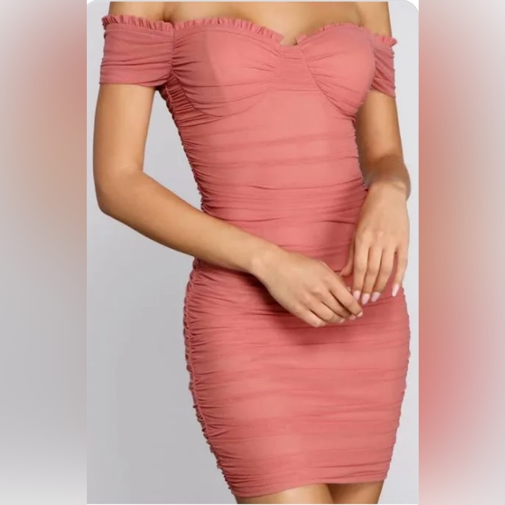 Windsor Mauve Pink Ruched Bodycon Mini Dress with Sweetheart Neckline